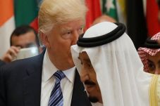 Lewat Telepon, Trump...