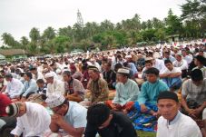 Ribuan Umat Islam di...