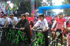 Tim Gowes Touring Pesona...