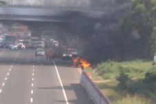 Mobil Terios Terbakar...