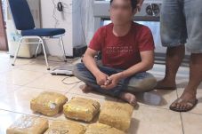 Bea Cukai Entikong Amankan...
