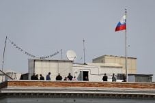 Geledah Konsulat, Rusia...