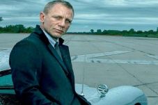 James Bond Menikah?