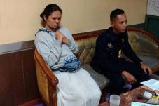 Diduga Depresi, Wanita...