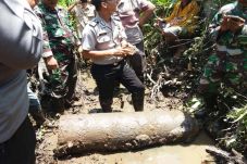 Cari Madu, Warga Temukan...