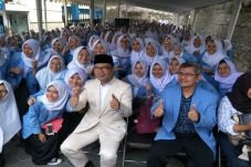 Ridwan Kamil Ajak Mahasiswa...