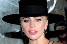 Sakit, Lady Gaga Tunda...