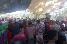 Isak Tangis Warnai Pemakaman...