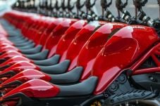 Royal Enfield Siap Caplok...