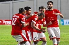 Taklukan Mitra Kukar,...
