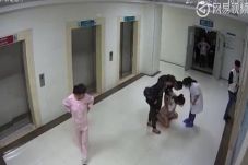 Ditolak Operasi Caesar,...