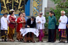 Pelukis Nyoman Gunarsa...
