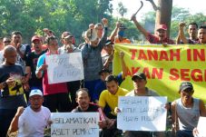 Warga Semarang Minta...