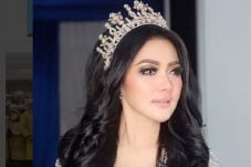 Syahrini Ajak Fans Naik...