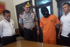 Playboy Ini Bawa Kabur...