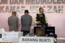 Awalnya, Mayat Zarkasih...