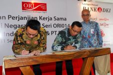 Gandeng Trimegah, Bank...