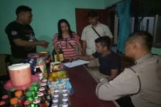 Polisi Razia 5 Warung...