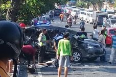 Tabrakan Beruntun di...