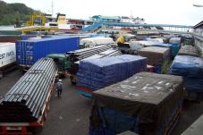 Pembatasan Jam Operasional...