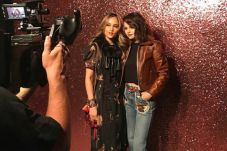 Cinta Laura Bakal Duet...