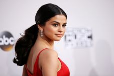 Diam-Diam, Selena Gomez...