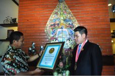 Randy Tunggeleng, Professional...