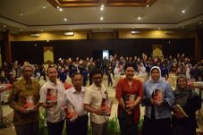 Bedah Buku di UGM Bahas...