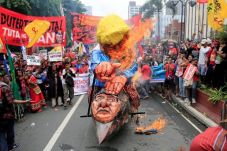 Protes Keterlibatan...