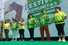 Selebritas Kampanye...