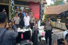 Polisi Gadungan Perampas...