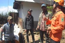 Gempa Tremor Kawah Sileri...