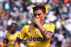 Cetak Hat-trick buat...