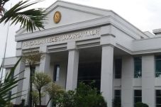 Minggu Depan, Terdakwa...