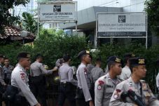 Ricuh di LBH Jakarta,...