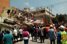 Kenang 32 Tahun Gempa...