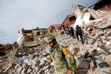 Gempa Meksiko Runtuhkan...