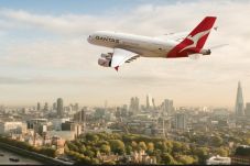 Pelanggan Qantas di...