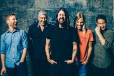Foo Fighters Pertanyakan...