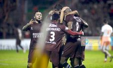 PSM Makassar Pesta Gol...
