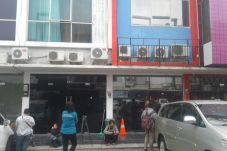 KPK Geledah Kantor Dinas...