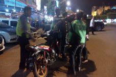 Driver Gojek Potong...