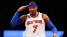 Carmelo Anthony Selangkah...