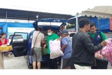 Bantuan untuk Pengungsi...