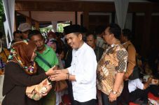 Ratusan Warga Bekasi...