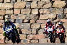 Valentino Rossi Curhat...