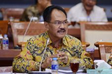 Politikus Golkar Ini...