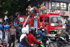 Unik, 8 Pasangan Nikah...
