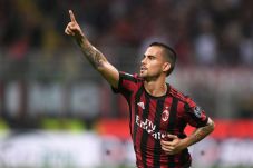 AC Milan Beri Kontrak...