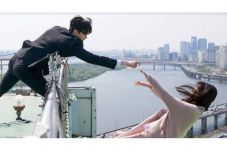 Lee Jong Suk Cegah Suzy...